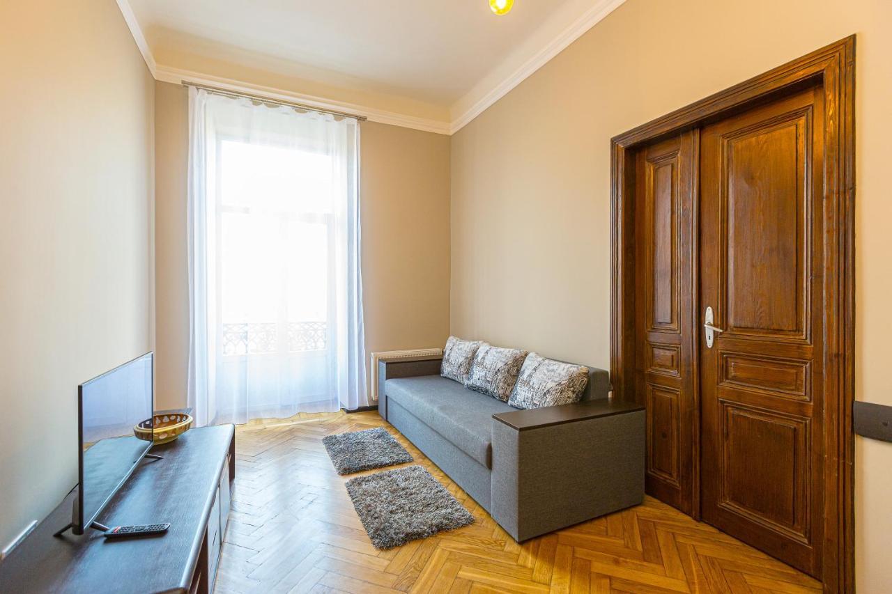 Apartament Центр На Вулиці Проспект Шевченка 12 Навпроти Макдональса З Балконом Lwów Zewnętrze zdjęcie